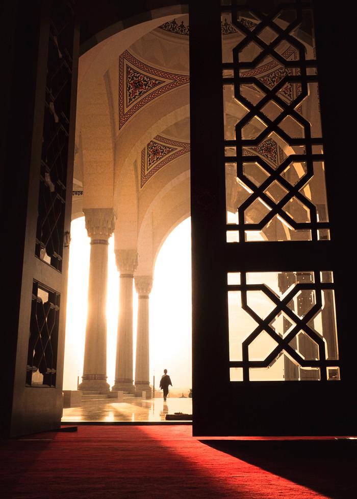 Què tenen els perfums orientals que cada cop ens agraden més? El corrent ambre ([oriental](https://www.wikiparfum.com/es/blog/de-oriental-a-ambarada,-un-posible-cambio-de-nomenclatura)) està guanyant protagonisme entre les novetats que arriben a perfumeria i fins i tot està obrint el camí a empreses de nínxol àrabs i donant una segona època daurada a clàssics de la perfumeria com Shalimar, la creació de la qual s'inspira en la bella història d'amor que va portar a la construcció del Taj Majal. Avui ** et convidem a descobrir els secrets de les fragàncies que evoquen les essències més precioses del Pròxim Orient**.

