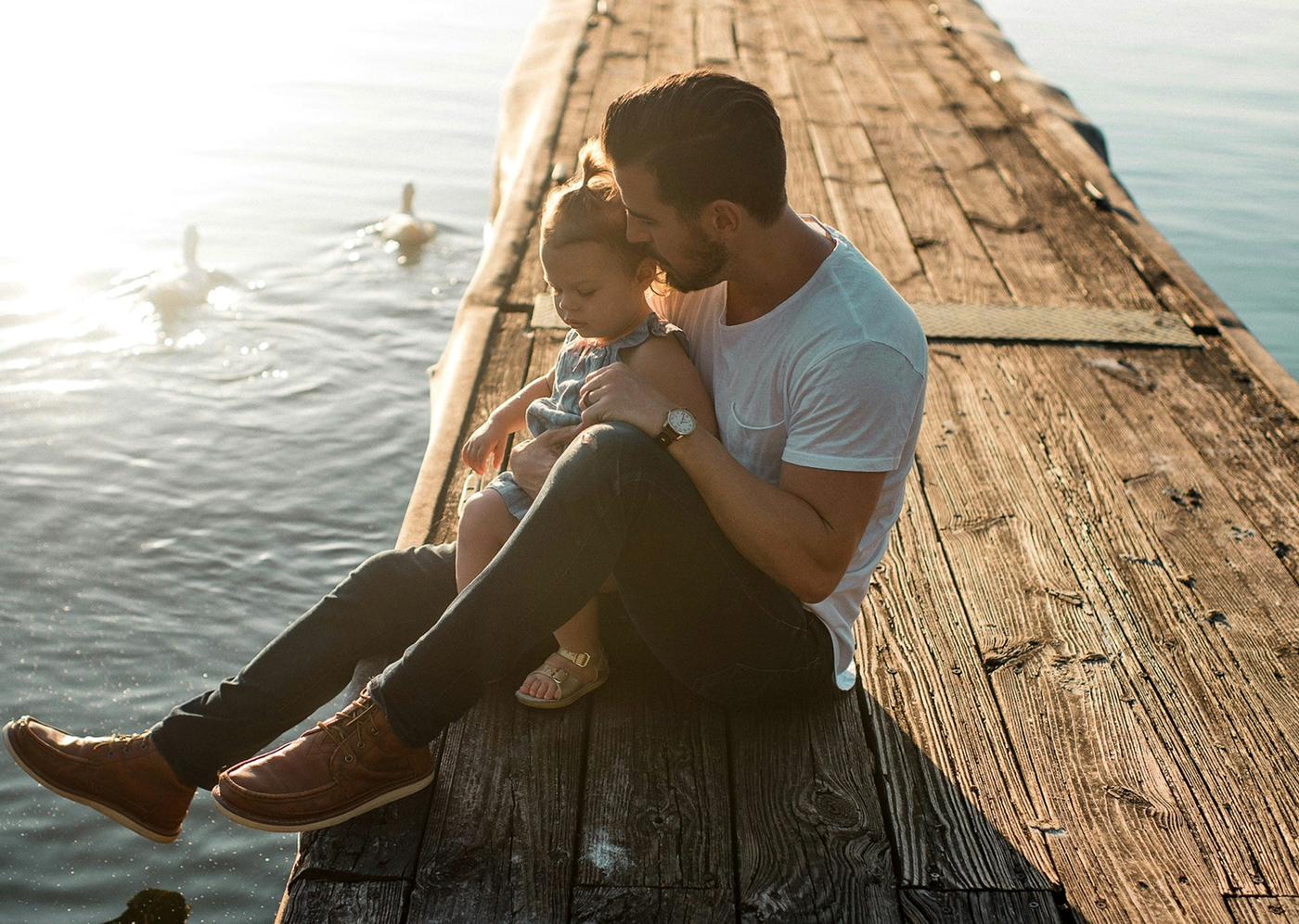 La parfumerie joue un rôle essentiel dans la routine de soins personnels des hommes. Le style des vêtements, la coupe de cheveux et la taille de la barbe sont des détails qui reflètent la personnalité de l'homme, tout comme le parfum. 
